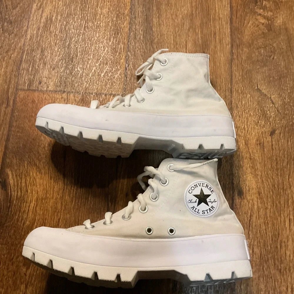 Converse Chuck Taylor All Star Size 8 Lugged Sole All White 565902C Hi Top Shoes
